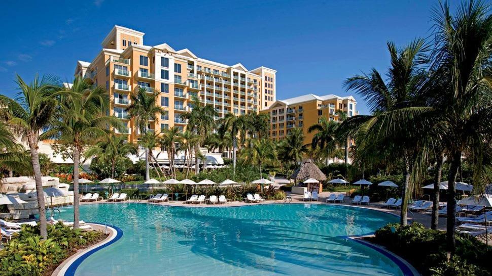 Stunning Sited The Ritz Carlton Apartamento