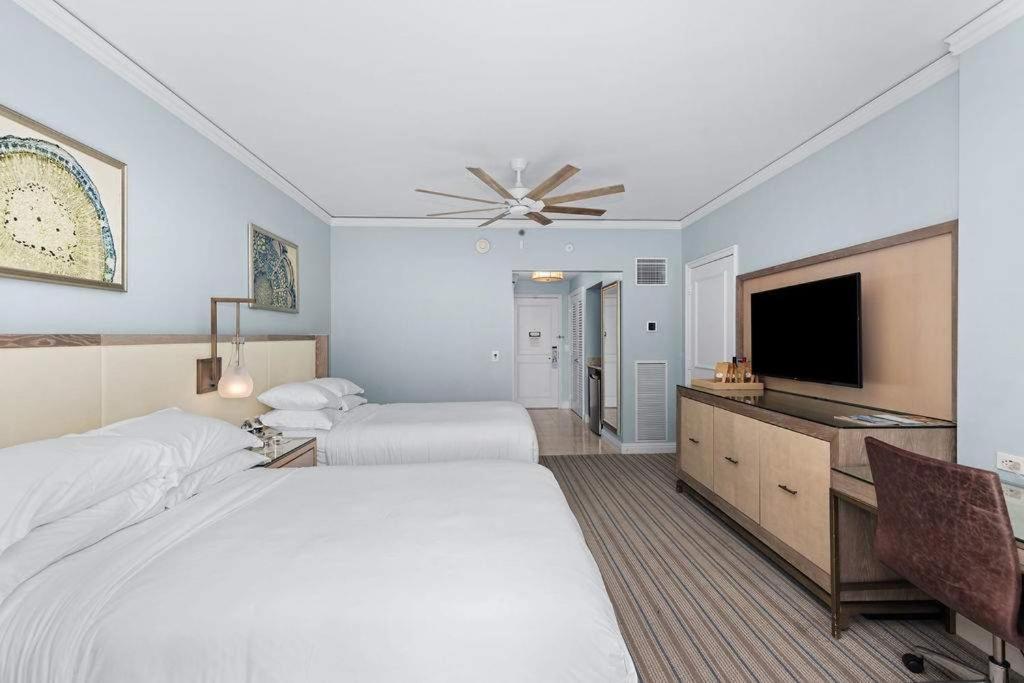 Stunning Sited The Ritz Carlton Apartamento *